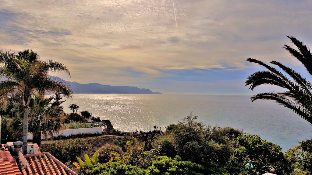 Villa Carabeo Nerja Exterior photo