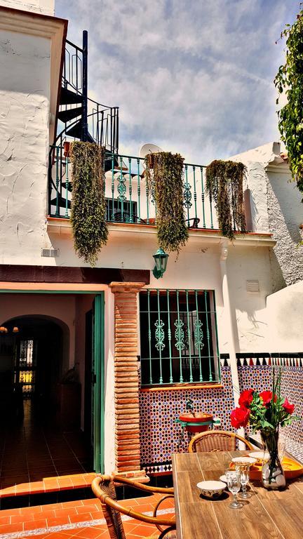 Villa Carabeo Nerja Exterior photo