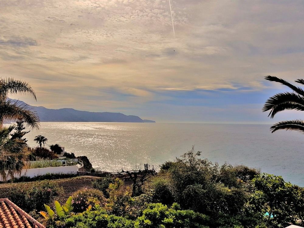 Villa Carabeo Nerja Exterior photo