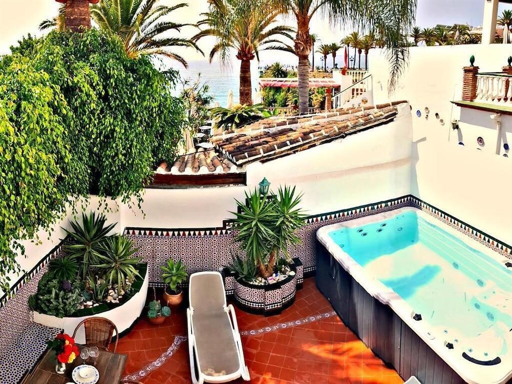 Villa Carabeo Nerja Exterior photo
